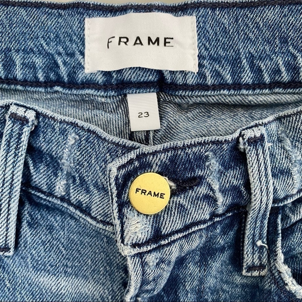 Frame Le Garcon Distressed
Jeans Size 23 Beldon Rips Mid Rise
Straight Fit - Picture 9 of 16